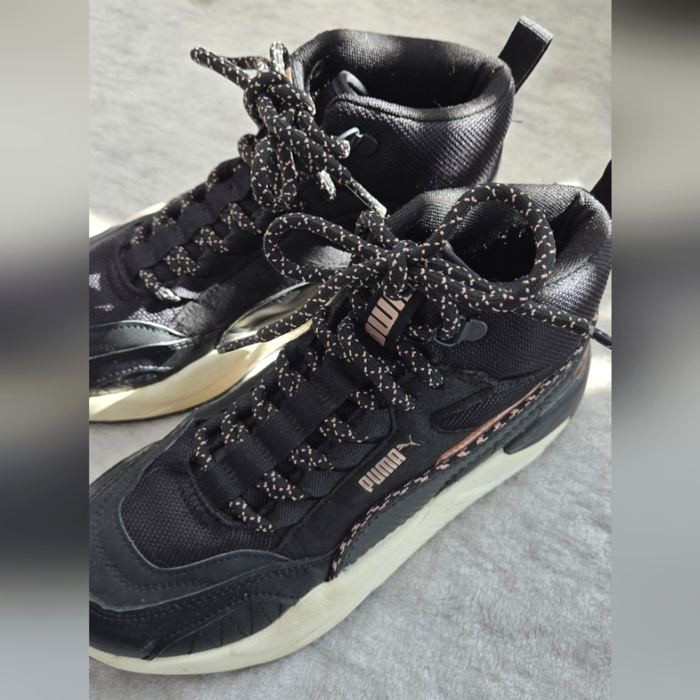 Puma Sneakers